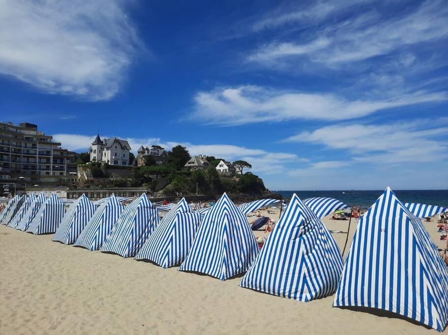 Le Moringa, A 2 Min De La Plage, Hyper Centre, Vue Mer De La Fenetre Dinard Exterior foto